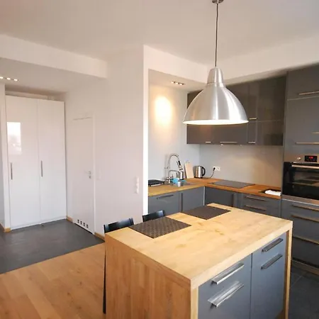 Apartment4you - Solidarnosci Apartment Warsaw